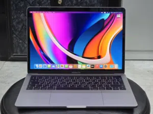 لابتوب ابل ماك بوك برو 2017 معالج i5