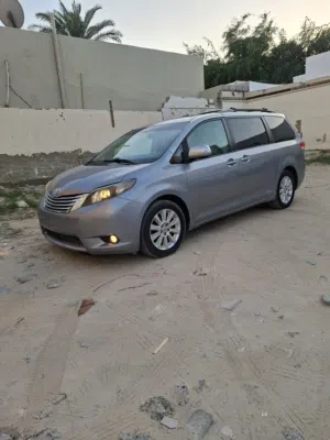 Used Toyota Sienna in Ajman