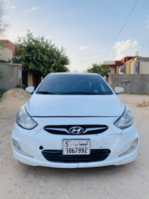 HYUNDAI ACCENT 2012