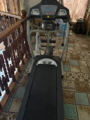 جهاز جري يحتوي ع ماطورين واحد عطلان وثاني يشتغل وماطوره متوفر بكل مكان