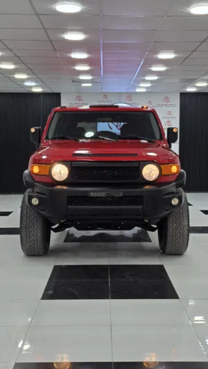 TOYOTA FJ CRUISER MD 2015 وحش الطرق... قوة يابانية... وحضور يخطف الأنظار