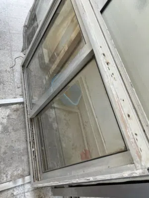 للبيع نافذتين المنيوم فضي silver aluminum 2 sliding window