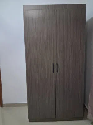 كبت ملابس بحالة ممتازة