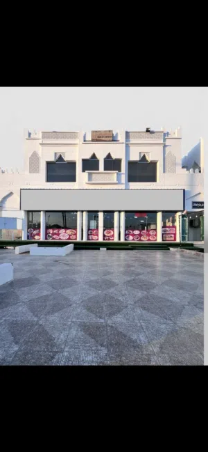 مطعم مأكولات عمانيه ويمنيه ومشاوي وفطائر وعصائر شغال جاهز للبيع