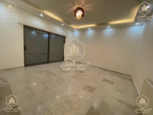 شقة / طابقية / فارغة / للايجار / 240م / 3 نوم / الكرسي