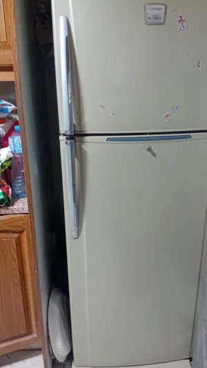 ثلاجة للبيع