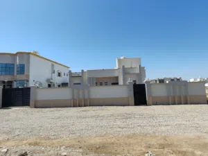 للبيع منزل مع كامل الاثاث
