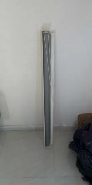 مراكي مع ابجور تفصيل مع شاشه كمبيوتر مع طاولتها