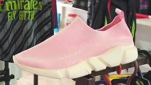 Sport Shoes . Adidas . 400