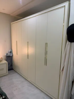للبيع غرفة نوم كاملة كالجديدة