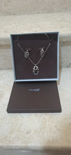 طقم اكسسوار من الامود