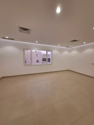 350 m2 4 Bedrooms Apartments for Rent in Hawally Salwa