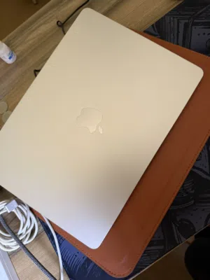 Apple MacBook M2 battery 94% 8gb256ssd