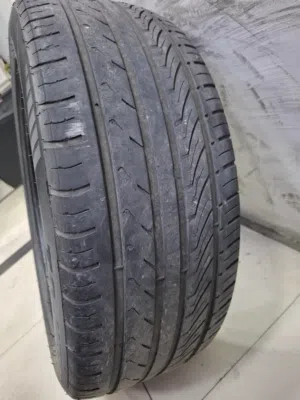 اطار مستعمل للبيع حجم 19/235/55 من نوع Torque