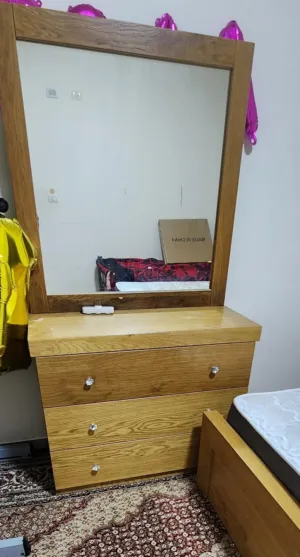 غرفة نوم مستعمله بحاله جيدة جدا