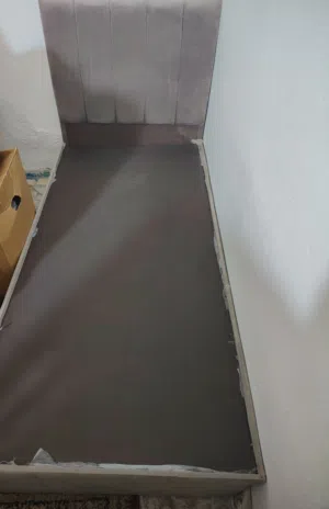 للبيع 2 سرير مفرد  حاله ممتازه بدون  فرش