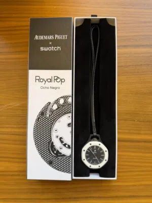 Swatch AP Royal Pop - Ocho Negro