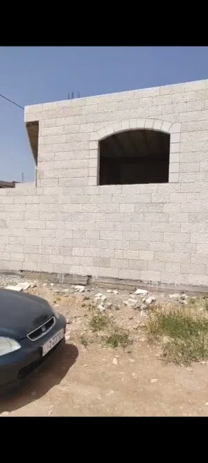 160 m2 3 Bedrooms Townhouse for Sale in Zarqa Other