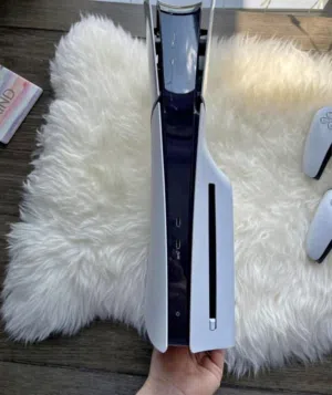 Ps5 slim +2 controler