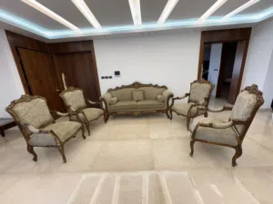 كنب للبيع بحالة ممتازة