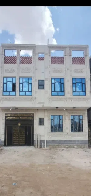 فرصة العمر اغتنموها بيت سكني  بموقع ضخم تقفز  من البيت للباص