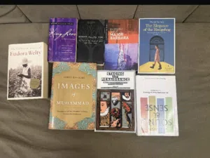كتب للبيع بحاله ممتازه  بعضها غير متوفر في البحرين