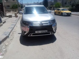 Used Mitsubishi Outlander in Salt