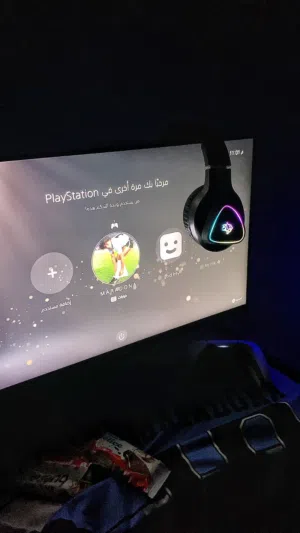 شاشة جديدة نضيفه جيمنج 24 انش يدعم 144 هرتز مستخدم اقل من شهر