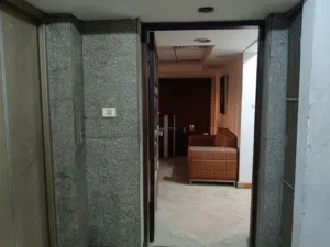 شقة للبيع ، كورنيش النيل صف اول ، المعادي ، ، بجوار مستشفى كيلوباترا الشقه مرخصة اداري واكيد تصلح سك