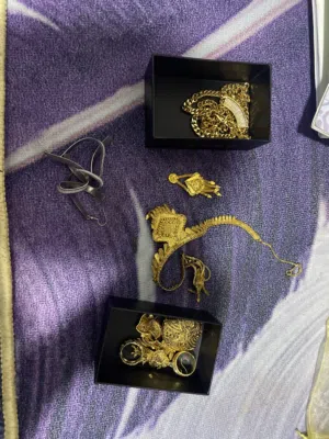 سناسل و خواتم و حلق للبيع بحالة جديدة