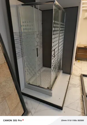 شروات بلاط مشكل داخل معرض للبيع بسعر مغري جدا وشاور حمام زجاج مع ارضيه جديد للبيع