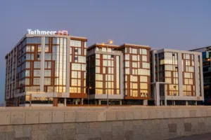 مكتب للبيع في في مسقط هيلز   مع فرصة التملك الحر للاجانب Free hold re-sale offices