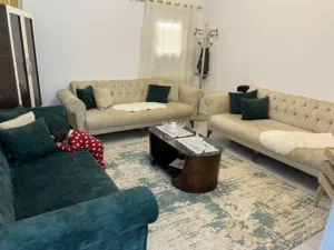 صالون جديد ثلاث كنبات للبيع