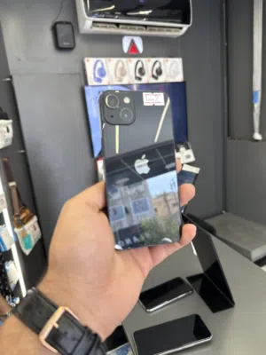 iPhone 13 128gb بحالة الوكالة بطارية% 100