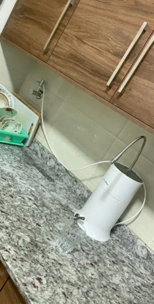 فلتر ماء حاصل على برائة أختارع NSF، وبدون كهرباء فقط بالبطارية توفير جدا قوي