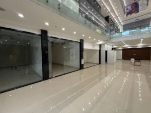 ايجار طابق مساحه 800 متر حي الجامعه