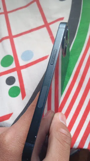 ايفون 13 مساحه تخزين 256 وبطاريه 100 الجهاز الف الف