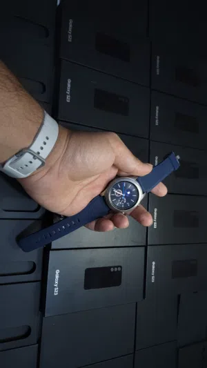 Galaxy Watch 3 Classic تجسد هذه الساعة قمة الفخامة الكلاسيكية مع هيكل مصقول بعناية وإطار دوار يمنح