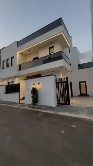 500 m2 More than 6 bedrooms Villa for Rent in Tripoli Ain Zara