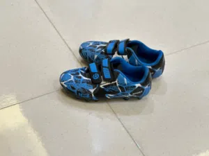 حذاء رياضي سعره 15