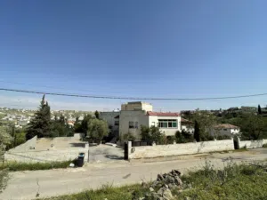 500 m2 More than 6 bedrooms Villa for Sale in Amman Shafa Badran