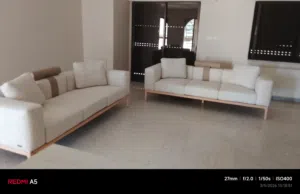 كنباي فخمة للبيع، مصنوعة من خشب زان قوي، تشطيب عالي الجودة، قماش نظيف وما فيها أي عيوب. مريحة جدًا و
