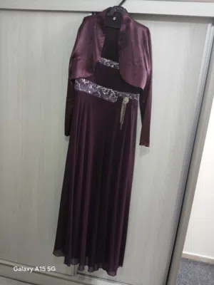 فساتين سهرة للمحجبات أو لغير المحجبات