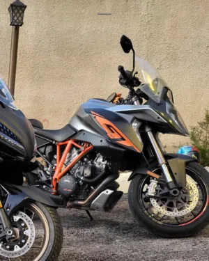 للجادين فقط. الوحش النمساوي Super duke GT 1299 من الوكاله ..  مالك وحيد