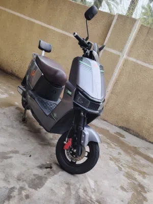 دراجة الجوهرة البحرينية ملف1500 80كيلو 60كيلو بالشحنة الوحدة نظامABS بريك هايدروليك مثبت سرعة