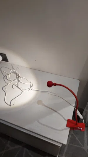 إضائة مكتب قوية