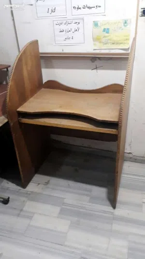 طاولات كمبيوتر للبيع فقط 15د