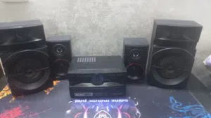 مكبرصوت باناسونيك300وات يشملSD Bluetooth .USB .RADIO .AUXاربع سماعات