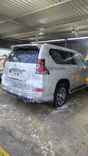 Lexus . GX . 2013 . Used3