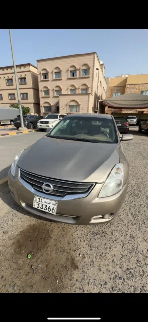 Nissan Altima Model: 2012 Milage: 261,000KM